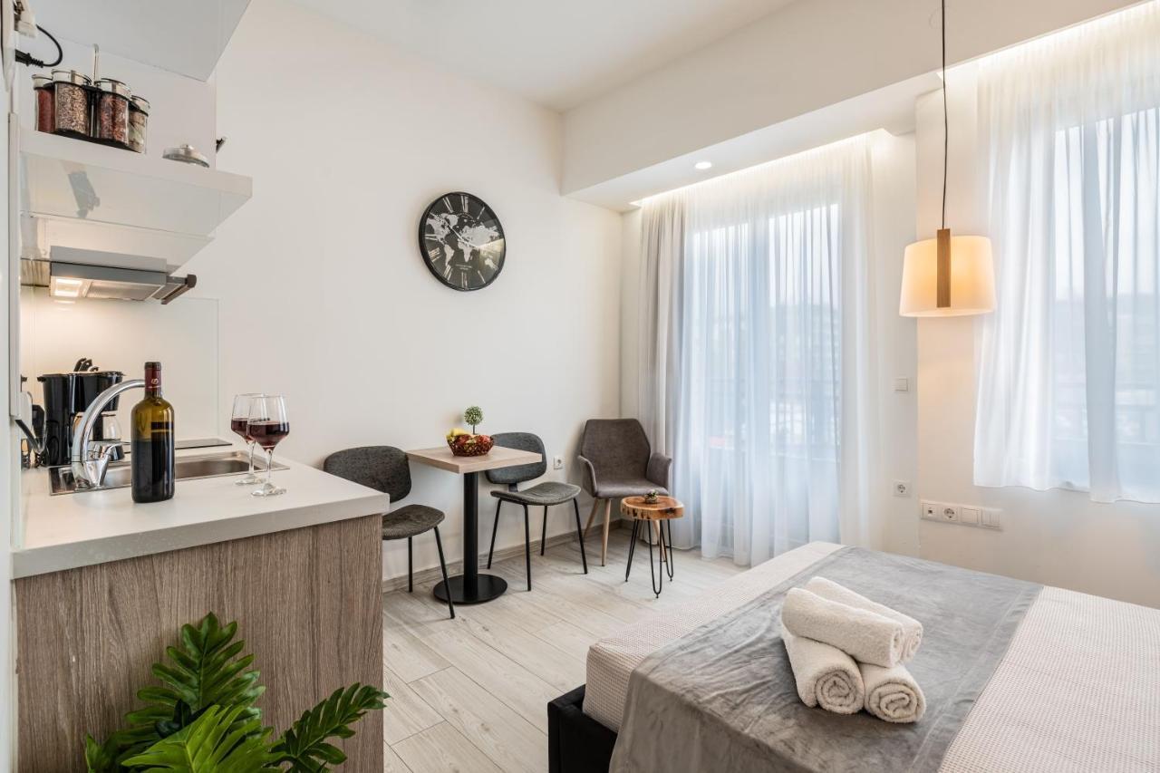 White & Gray Apartment レティムノ エクステリア 写真