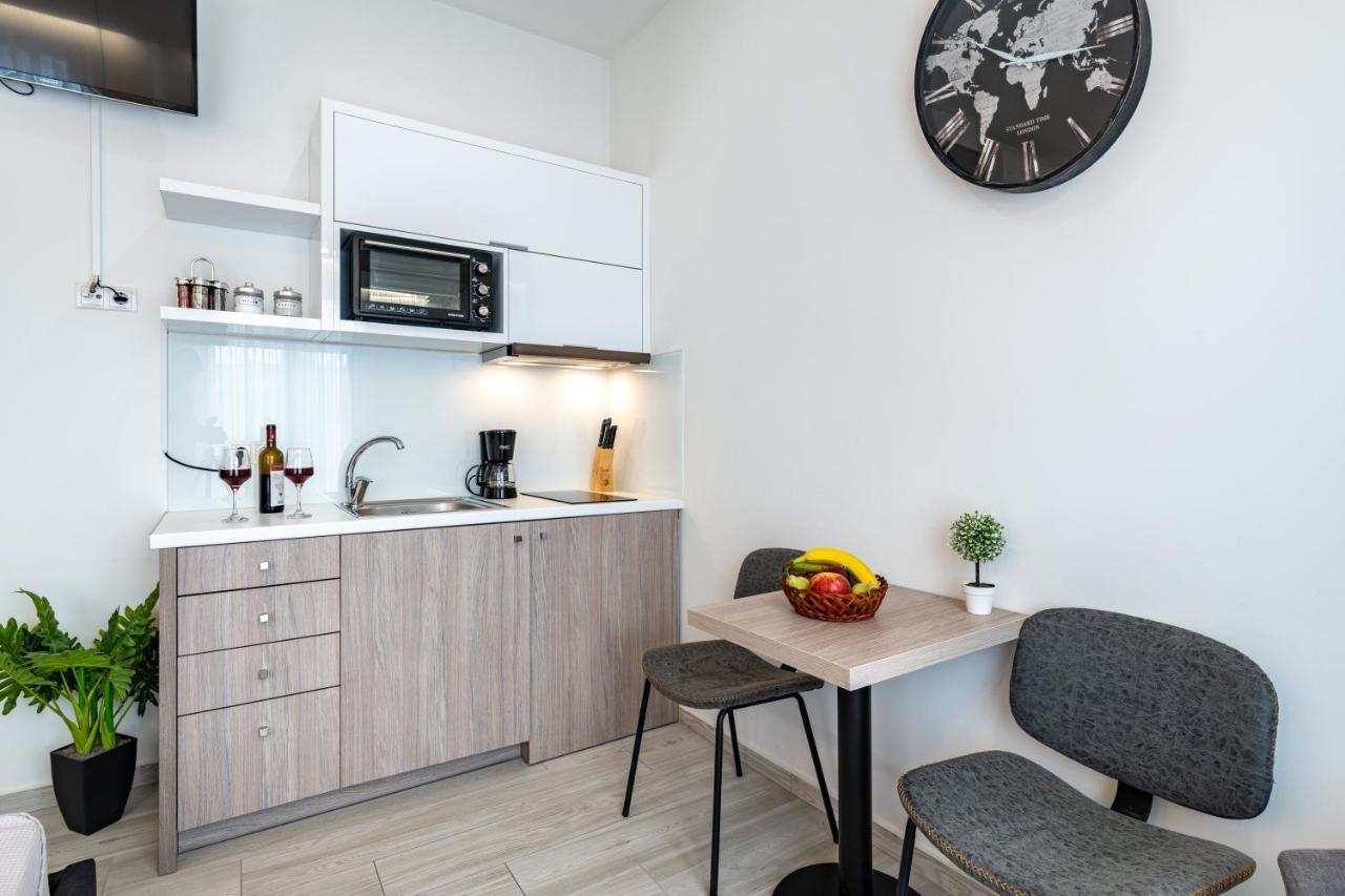 White & Gray Apartment レティムノ エクステリア 写真